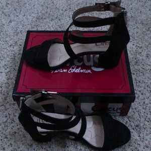 GENTLY WORN BLACK HIGH HEELS